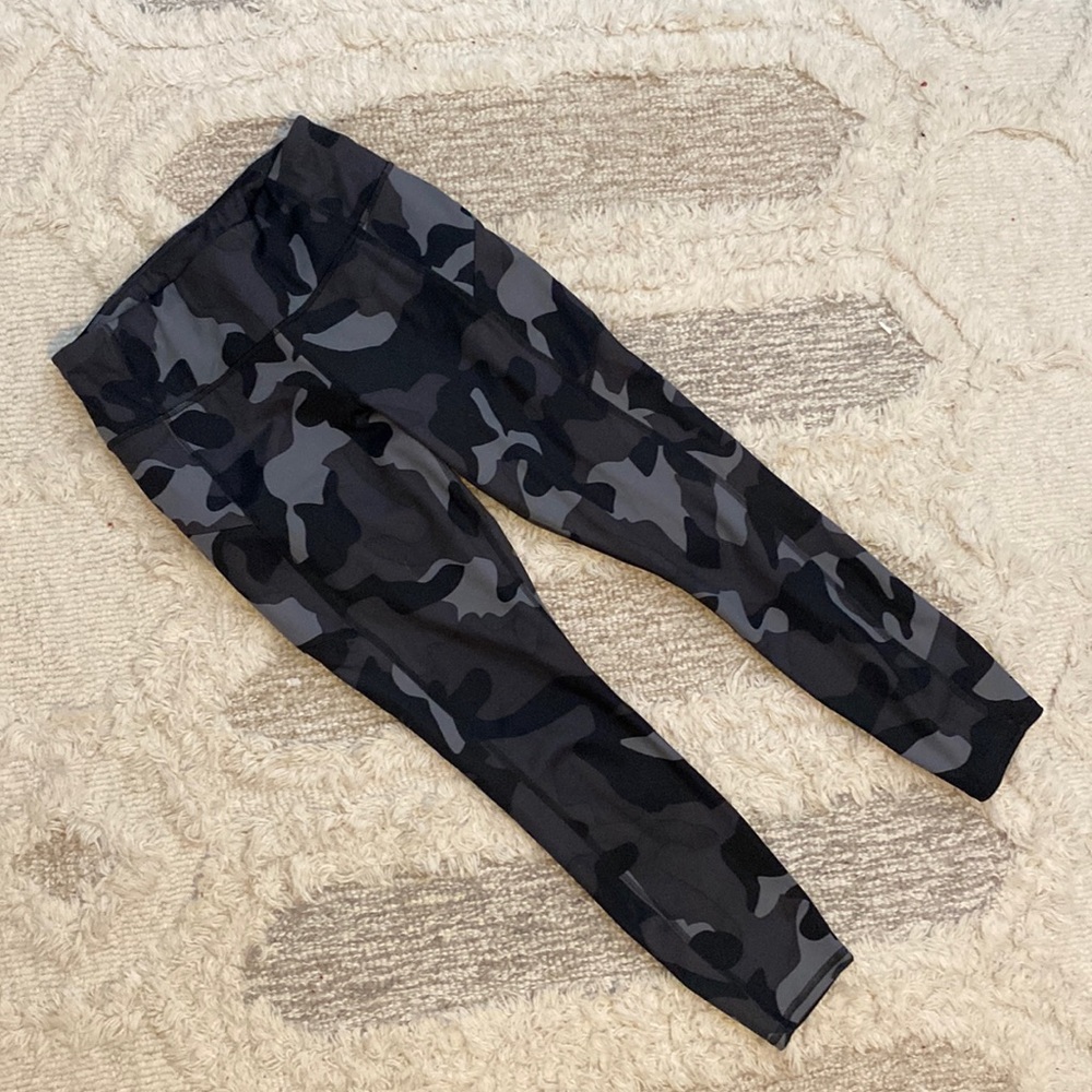 Athleta Black & Gray Camo Leggings
